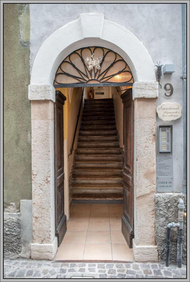 Acqua Verde Appartamenti Πεσκιέρα ντελ Γκάρντα Εξωτερικό φωτογραφία