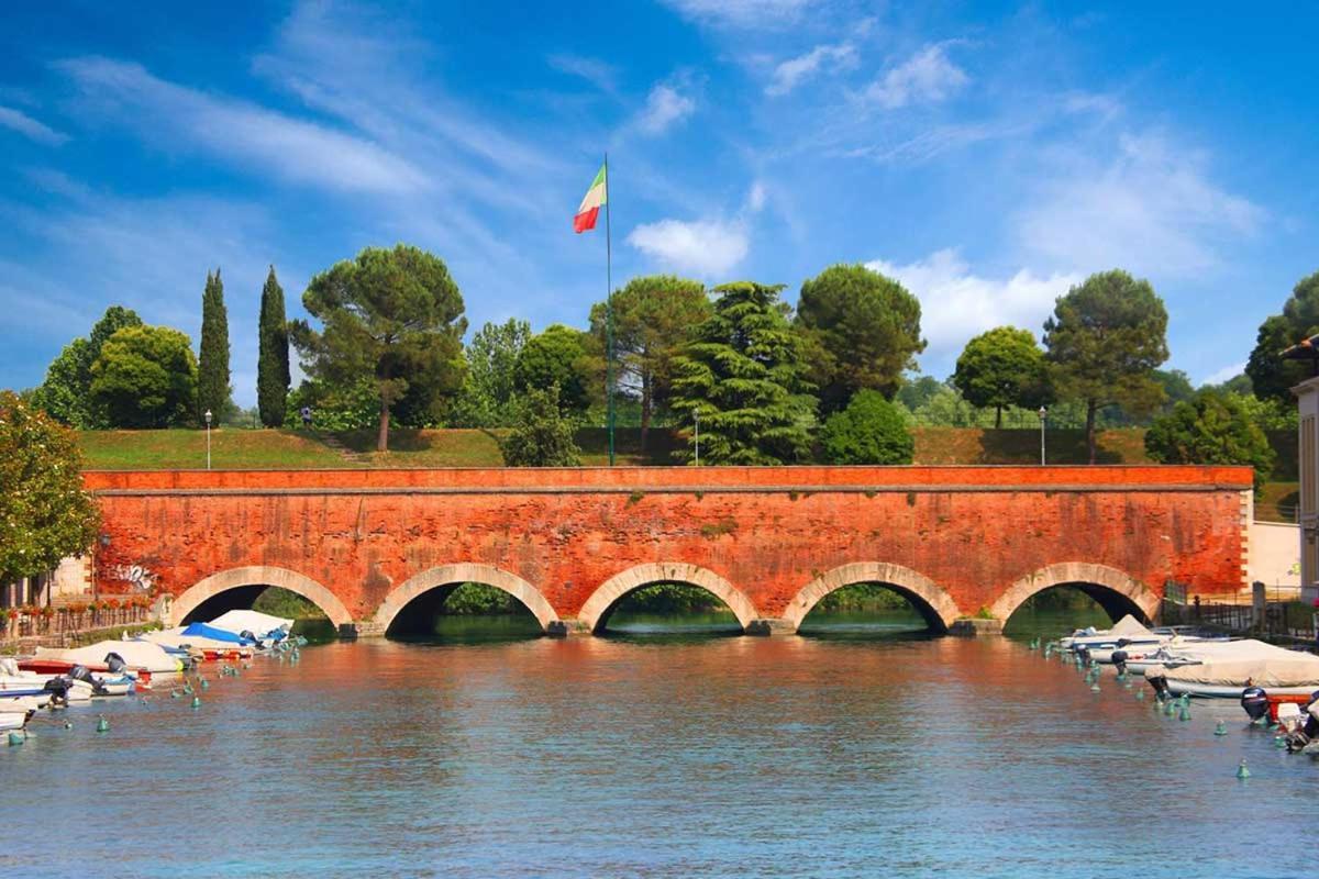 Acqua Verde Appartamenti Πεσκιέρα ντελ Γκάρντα Εξωτερικό φωτογραφία
