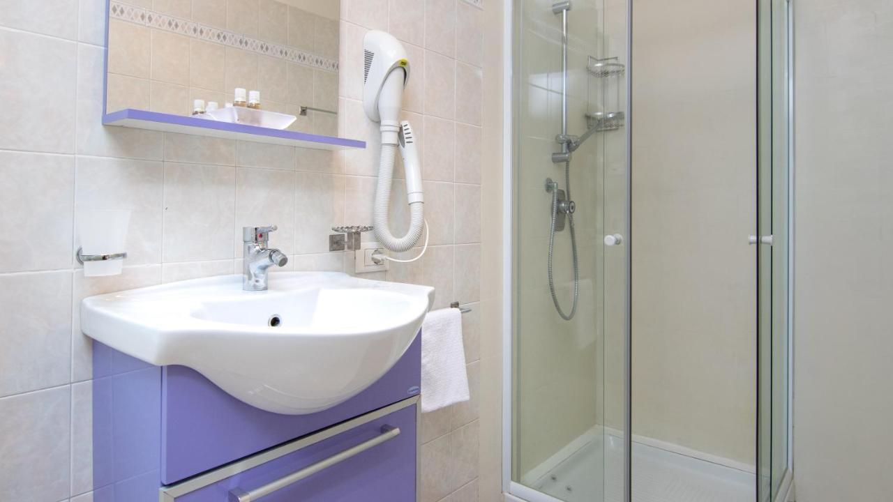 Acqua Verde Appartamenti Πεσκιέρα ντελ Γκάρντα Εξωτερικό φωτογραφία