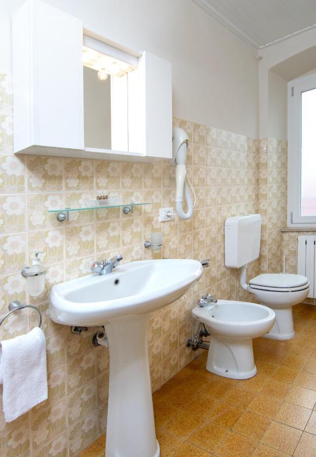 Acqua Verde Appartamenti Πεσκιέρα ντελ Γκάρντα Εξωτερικό φωτογραφία