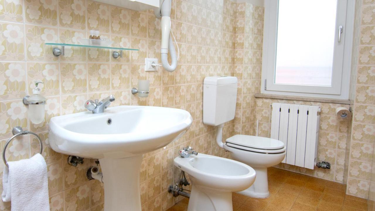 Acqua Verde Appartamenti Πεσκιέρα ντελ Γκάρντα Εξωτερικό φωτογραφία