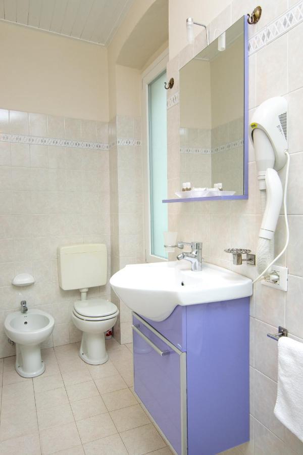 Acqua Verde Appartamenti Πεσκιέρα ντελ Γκάρντα Εξωτερικό φωτογραφία